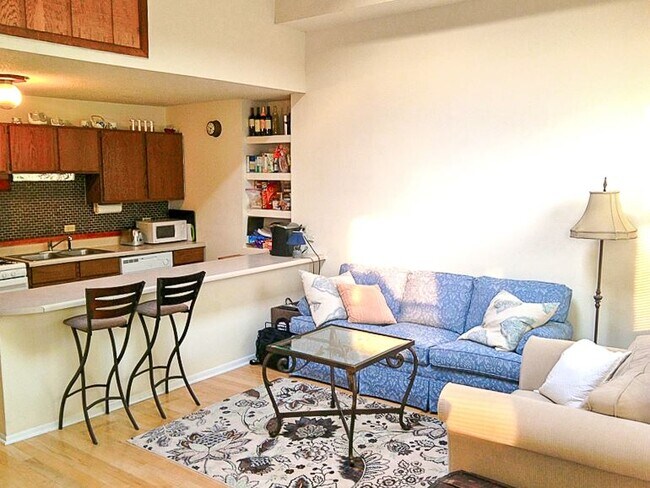 Primary Photo - 2523 N Lincoln Ave