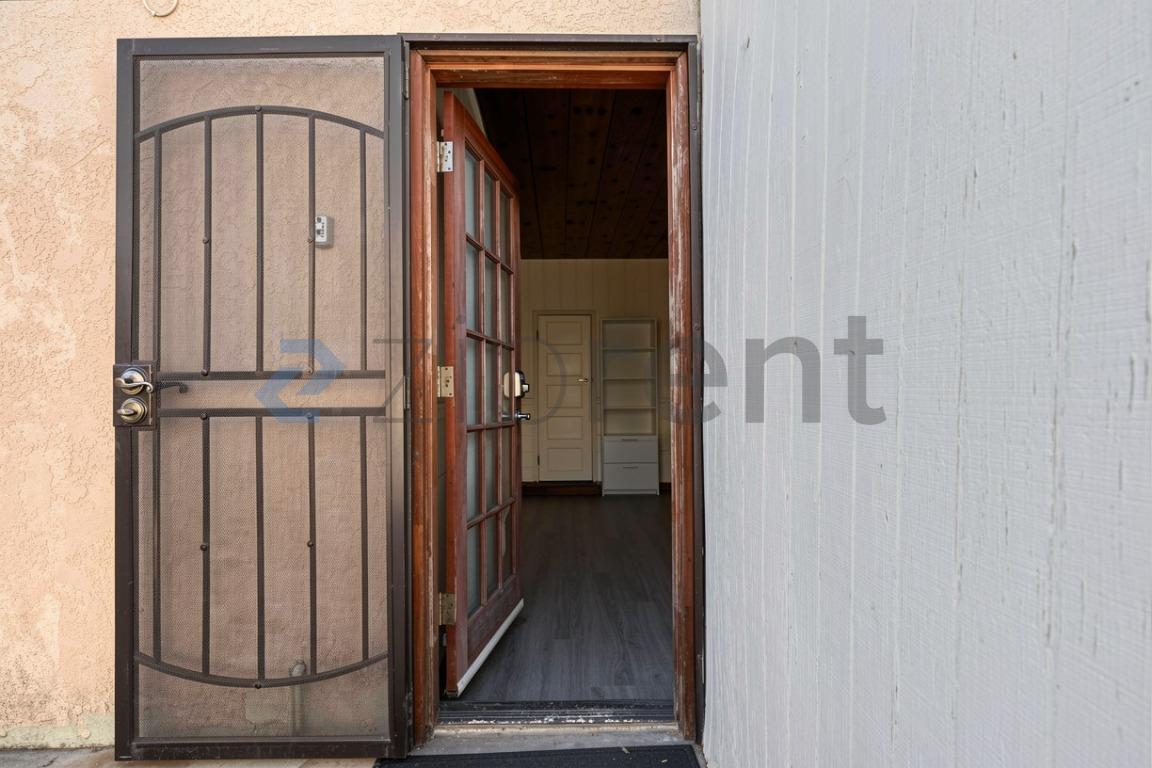 Building Photo - Unit C