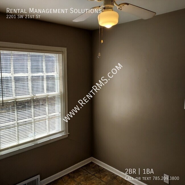 Building Photo - 2201 SW 21st St