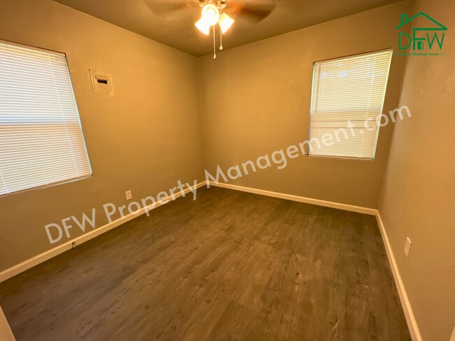 Building Photo - 1605 NW Irwin Ave