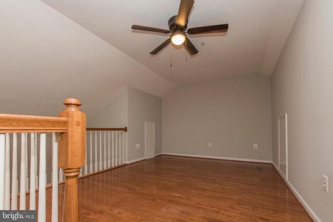 Building Photo - 117 Longpoint Way