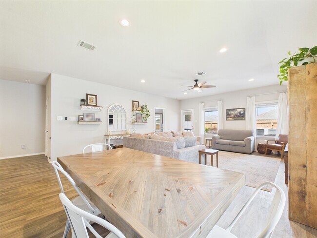 Building Photo - 11020 33rd Ave N