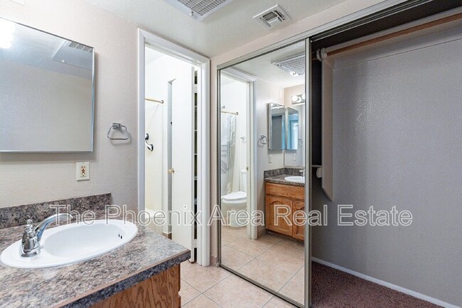 Building Photo - 16657 E Gunsight Dr