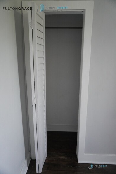 Building Photo - 3415 N Seminary Ave