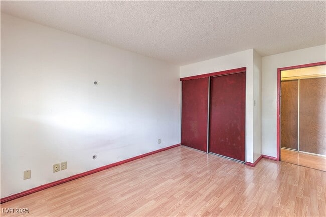 Building Photo - 5404 S Swenson St