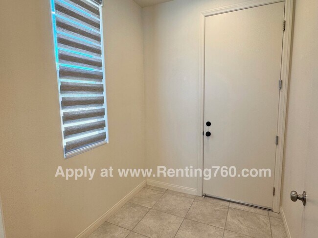 Building Photo - Incredible 4 Bed 3 Bath Home In Sage Estates!!!