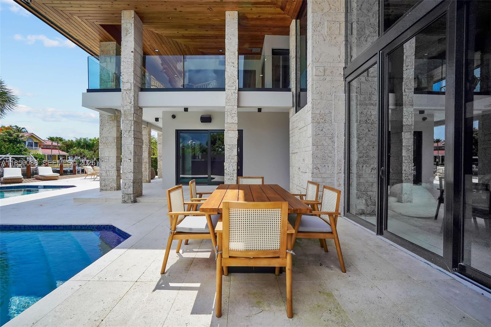 Building Photo - 3251 NE 164th St