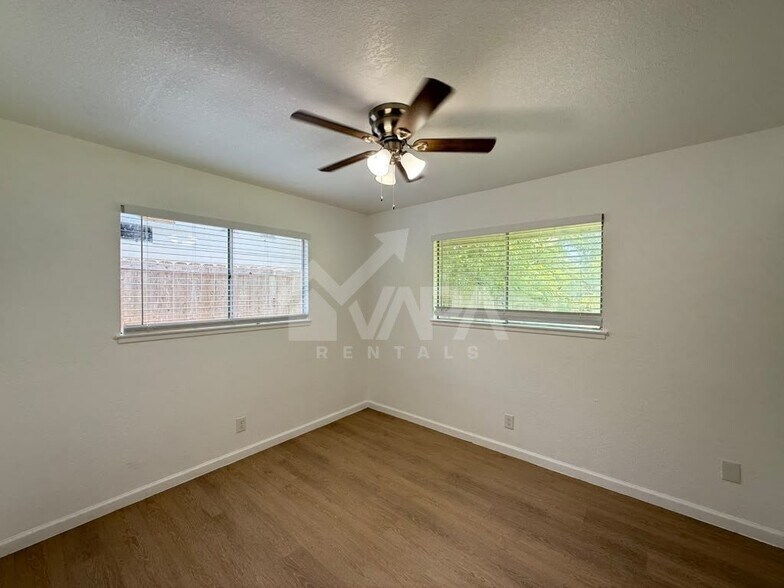 Building Photo - 5014 Galahad Dr