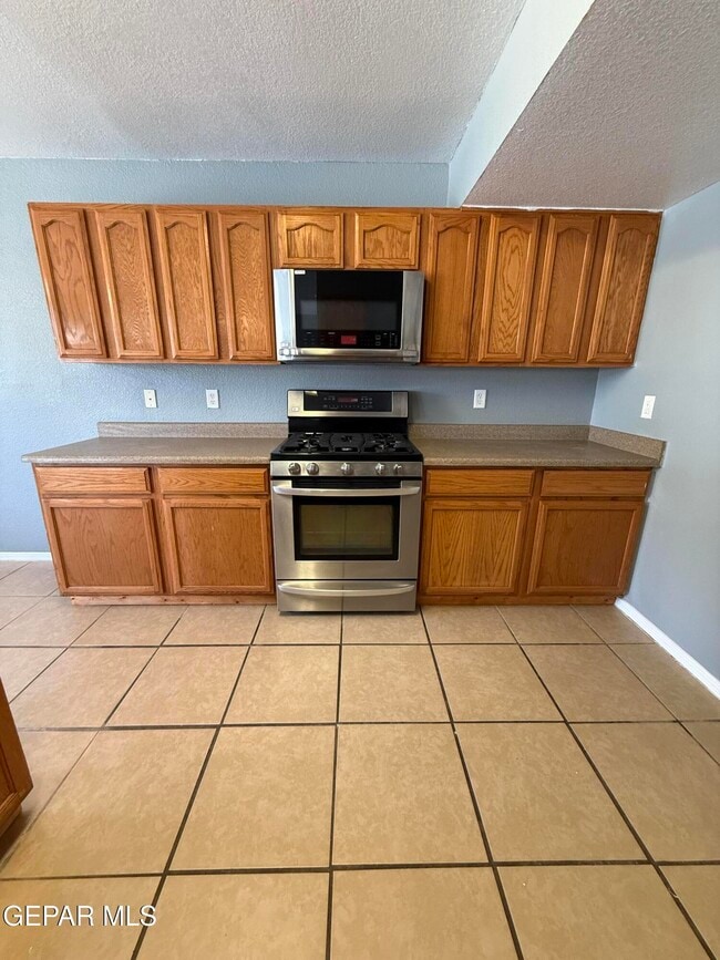 Building Photo - 14157 Tierra Delfin Dr