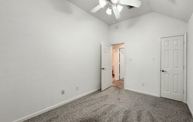 Building Photo - 73 E Montfair Blvd