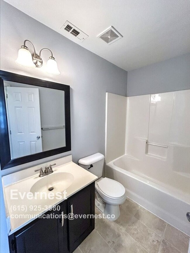 Building Photo - Spacious 4-Bedroom Home with Modern Featur...