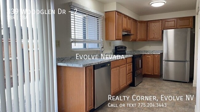 Building Photo - 839 Woodglen Dr