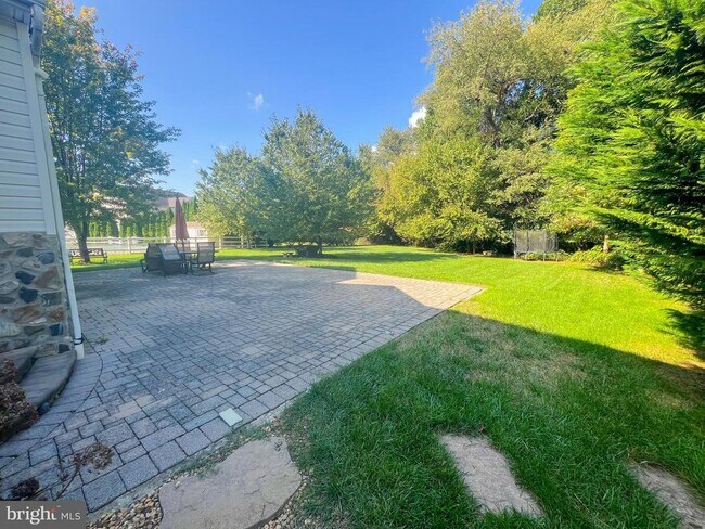 Building Photo - 144 Edgar Rd