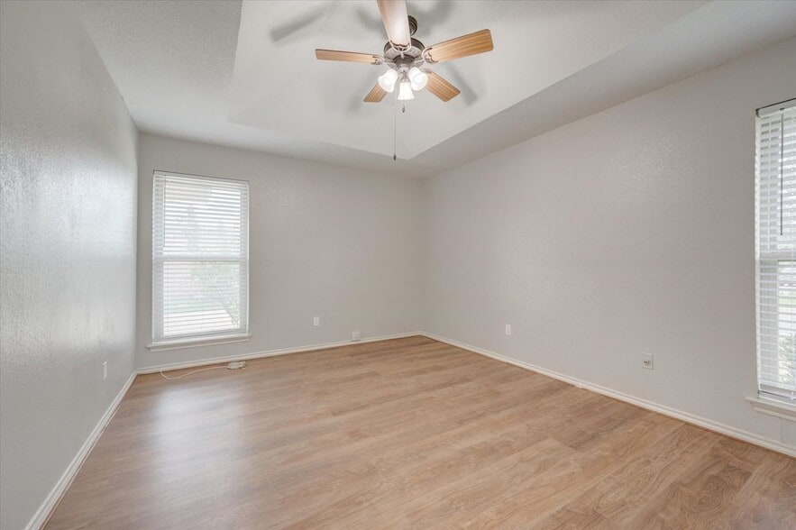 Building Photo - 2319 Indigo Ln