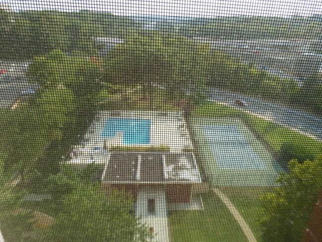 Pool/tennis court - 1300 Army Navy Dr