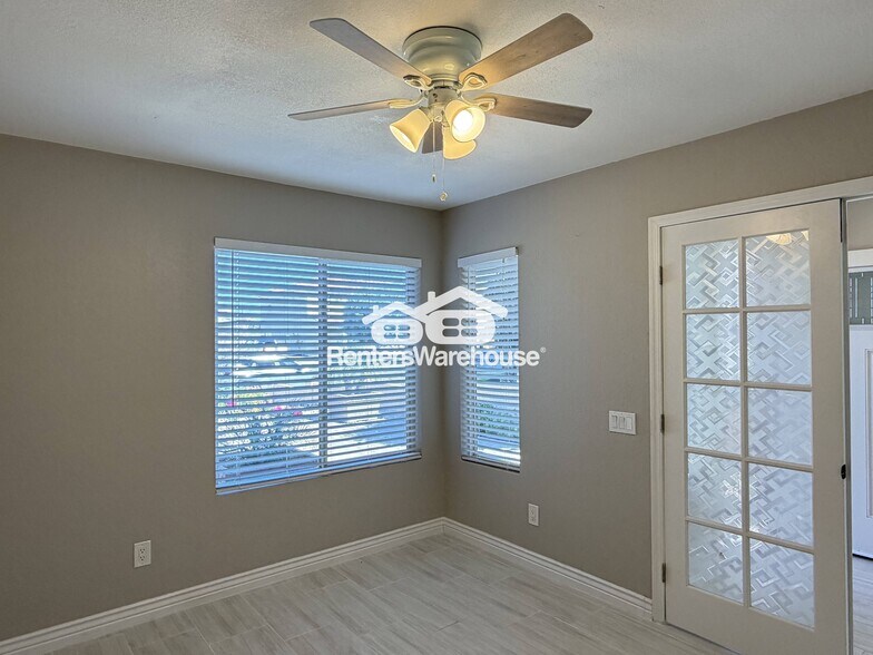 Building Photo - 2023 E Paradise Ln