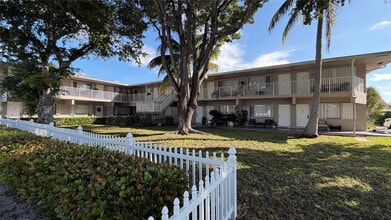 Building Photo - 344 SE 11th Ave