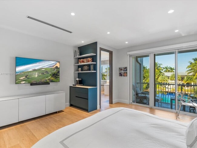 Building Photo - 3753 NE 214th St