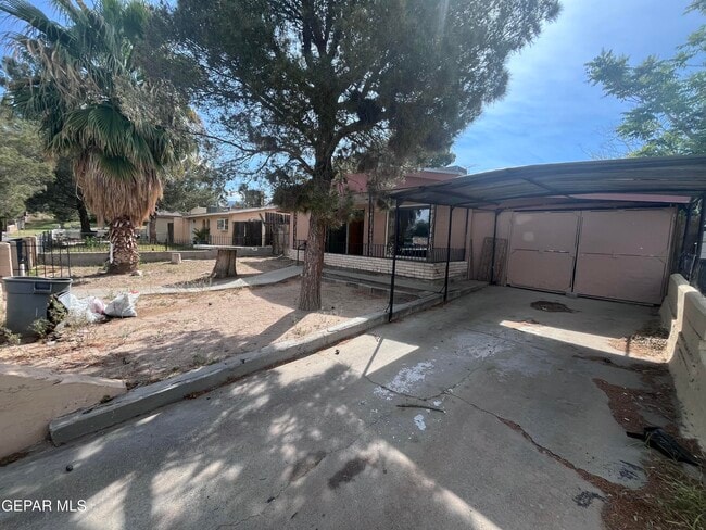 Building Photo - 216 Pacific Dr