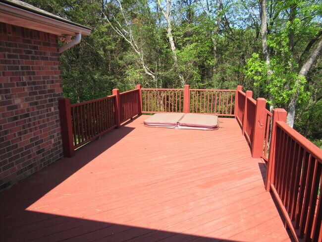 Building Photo - 4 bedroom home w/ walking trail to Percy P...