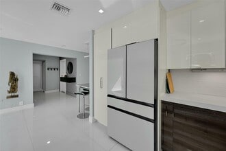 Building Photo - 640 NW 30th St