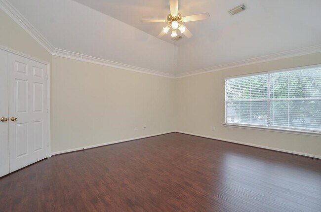 Building Photo - 20735 Fawnbrook Ct