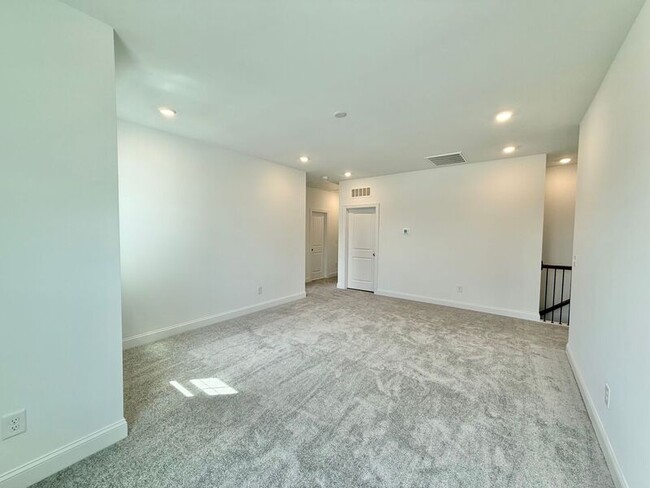 Building Photo - 1342 Hazelnut Ridge Ln