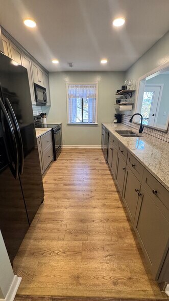 Building Photo - 2810 Wiigwaas Ln