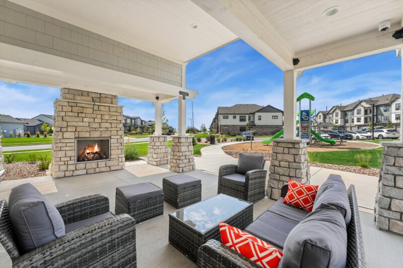 Building Photo - 285 High Point Dr