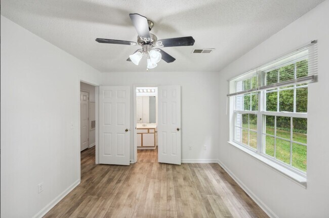 Building Photo - Enjoy the Holidays in Your New Home!