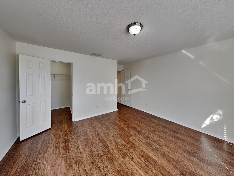 Building Photo - 312 116th St E