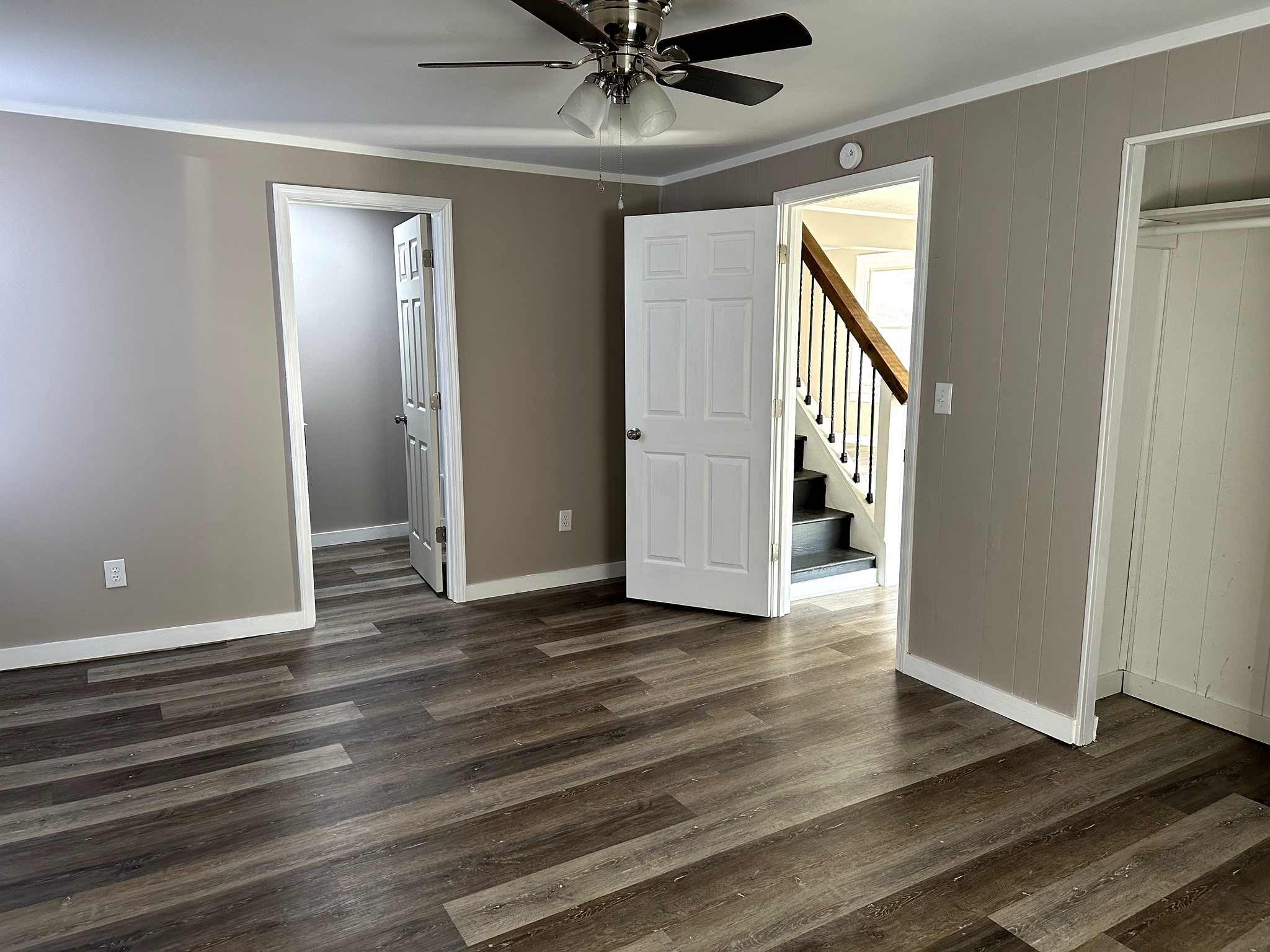 master bedroom - 543 Briar Patch Ln