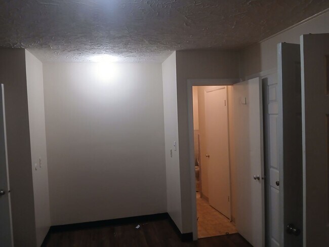 Building Photo - 1510 #1 N. Davis St.
