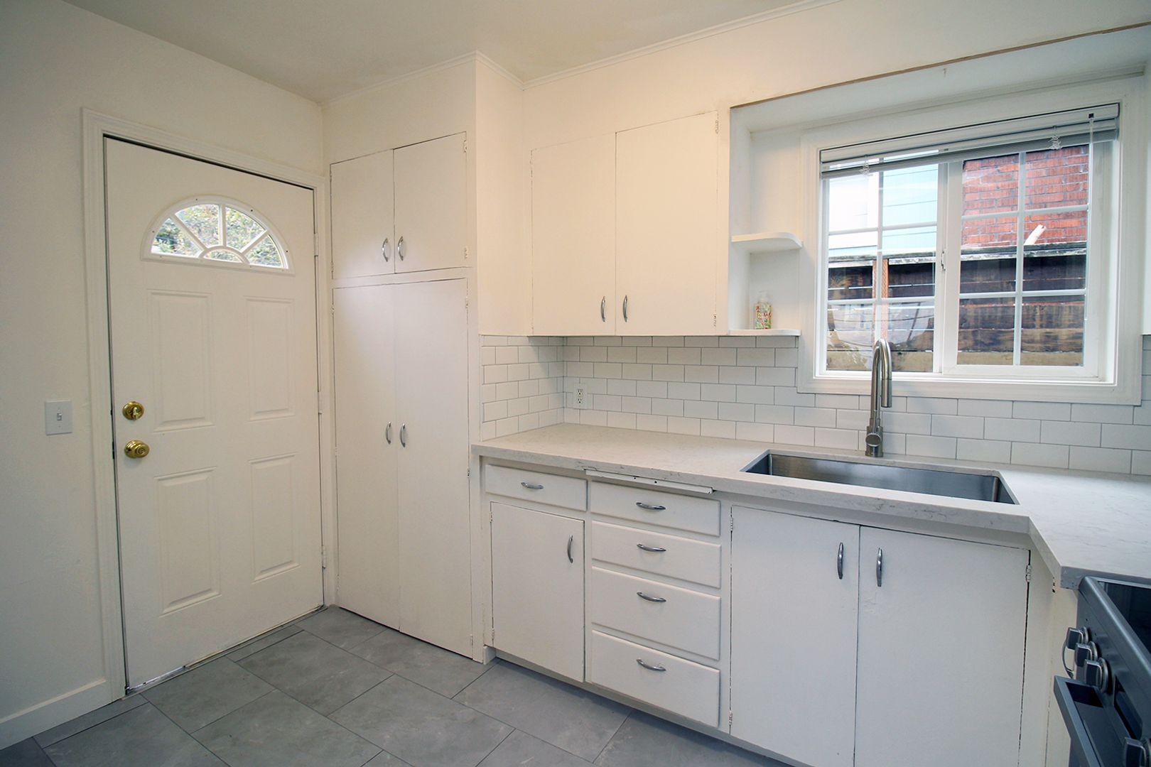 Building Photo - 5535-5535 SE 17th Ave