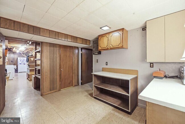 Building Photo - 6605 Grey Fox Dr