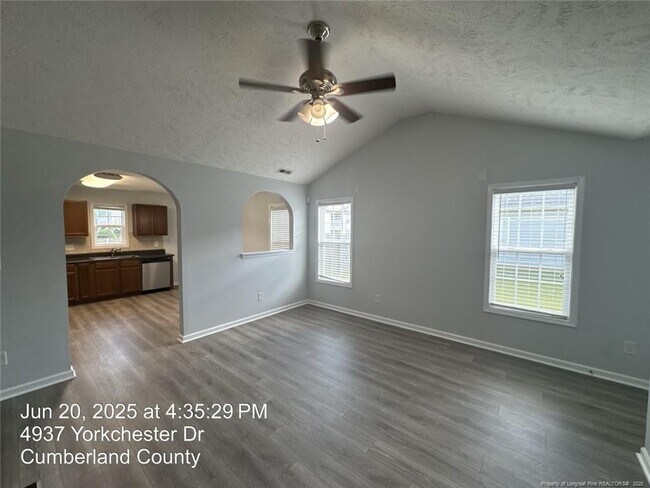 Building Photo - 4937 Yorkchester Dr