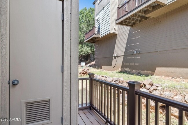 Building Photo - 2498 W Cripple Creek Dr