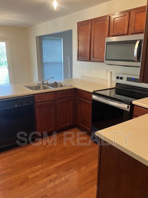 Building Photo - 1711 Ambrose Terrace Dr