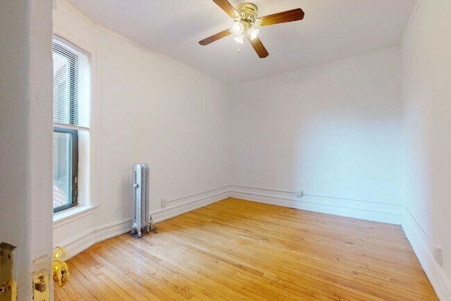 Floorplan - 5300-5308 S. Greenwood Avenue