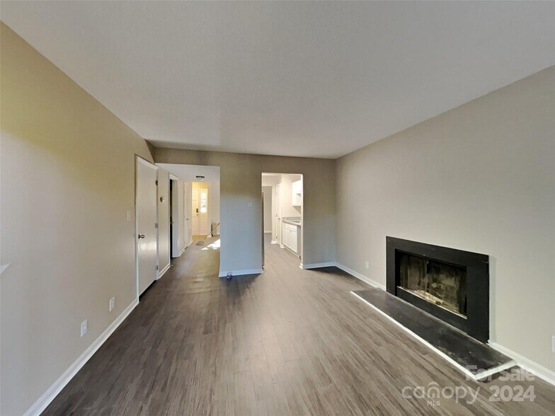 Building Photo - 928 Hearthridge Ct