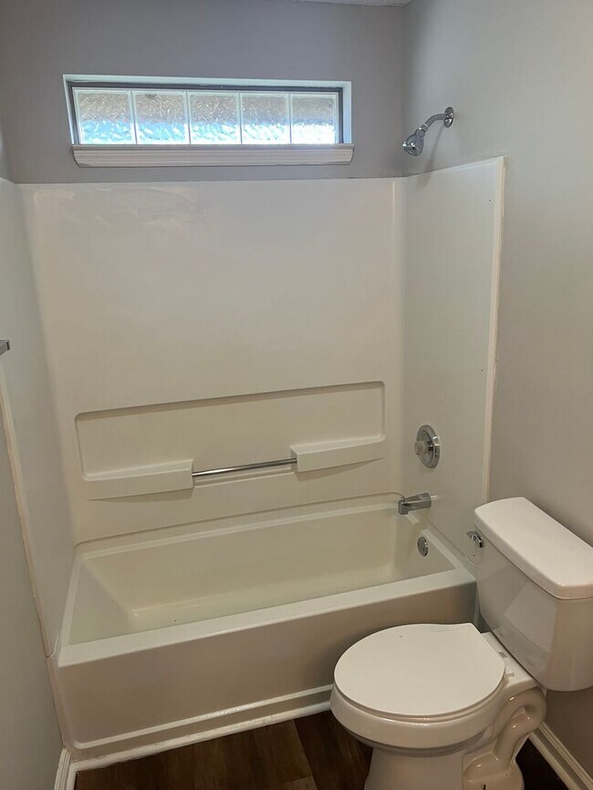 Building Photo - 108 Wayfair Ln