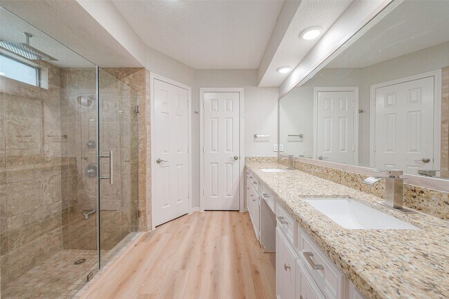 Building Photo - 15511 Rana Ct