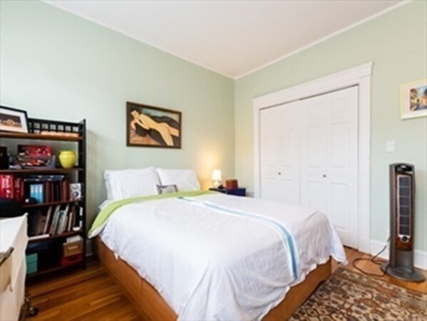 Building Photo - 400 Washington St