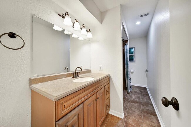 Building Photo - 34514 Michelle Dr