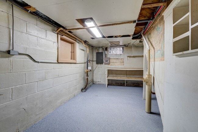 Building Photo - Charming 2BR/2BA Single Family Home!