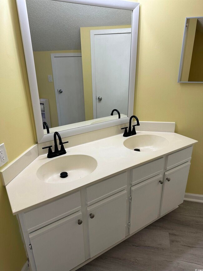 Building Photo - 4482 Little River Inn Ln