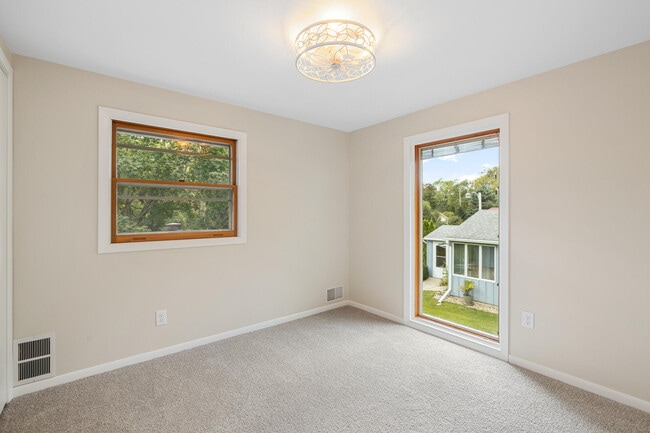 Building Photo - 4705 Highland Park Dr