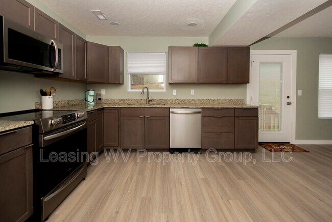 Building Photo - 201 Berry Ln