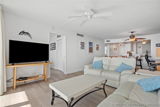 Building Photo - 9940 S Ocean Dr