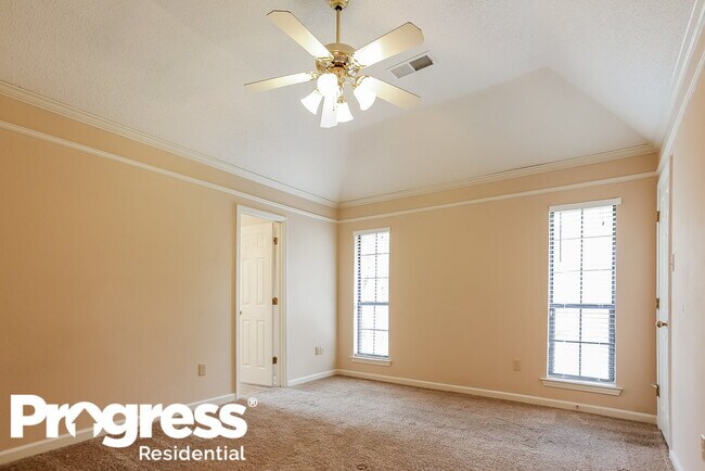 Building Photo - 6690 Autumn Wood Cove
